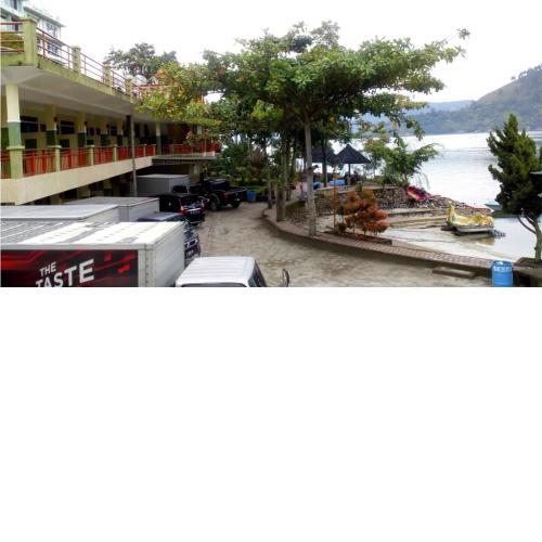 Pandu Lakeside Hotel Parapat