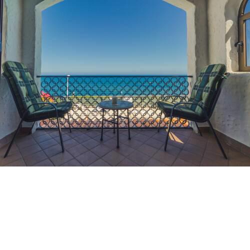 Panoramic Ocean View Apartment