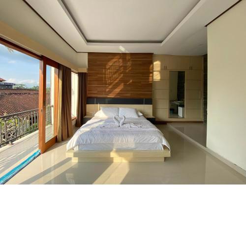 Panoramic View of Menik House