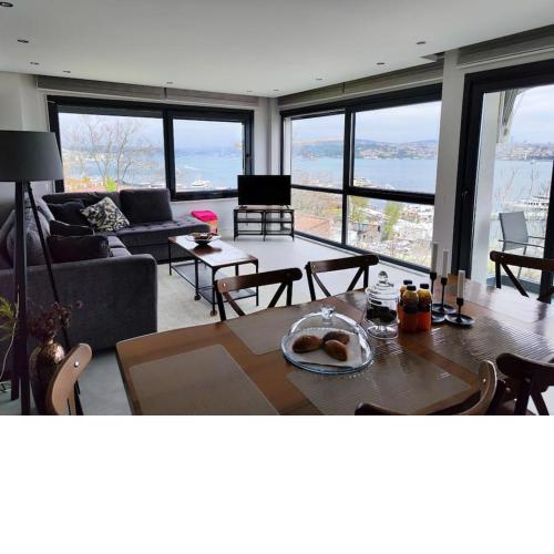Panoramik boğaz manzaralı daire