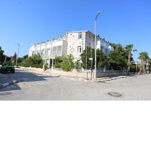 Paradise Hotel