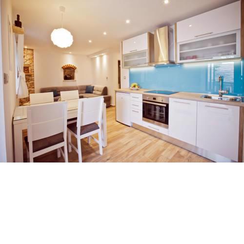 Paradise Stone Apartments