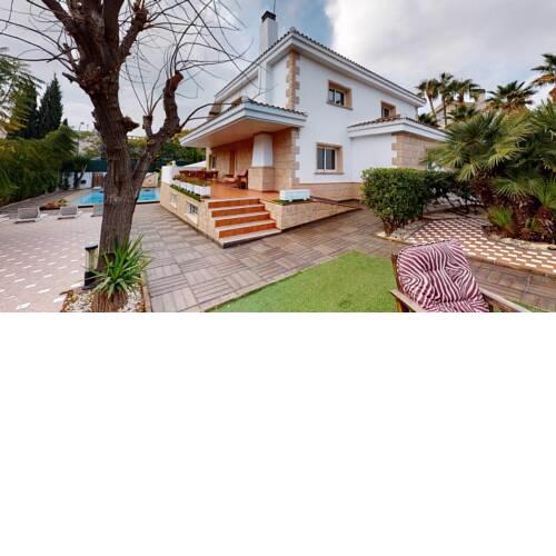 Paradisiac Villa in the City