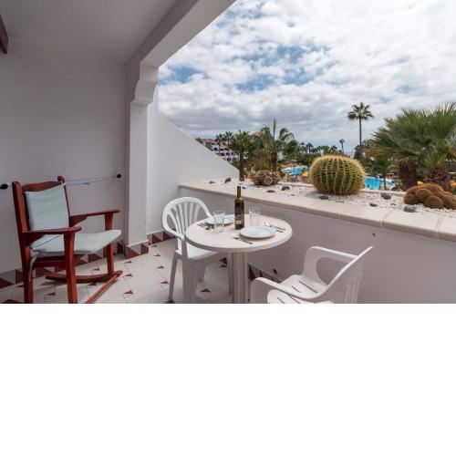 Parque Santiago IV 70 - Studio with sea and pool view