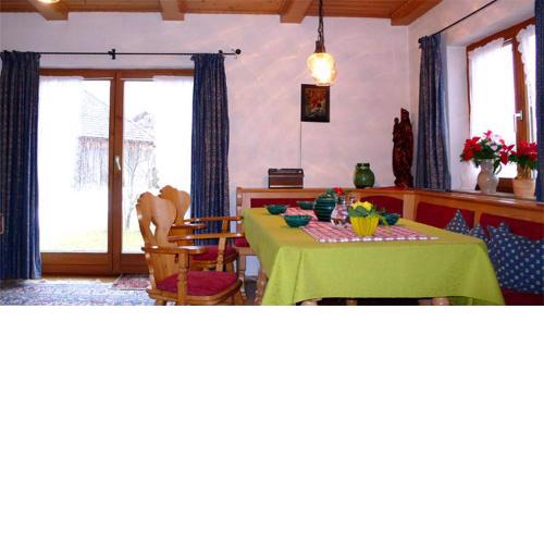 Parterre Ferienwohnung mit grosser Terasse