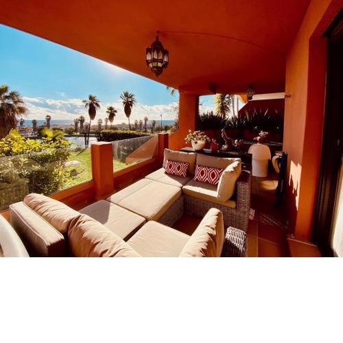 Patio Dona Julia 2353