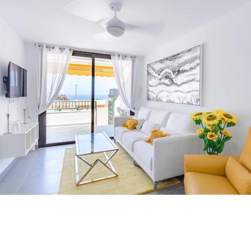 PaulMarie Sunflower Apartment in Playa La Arena