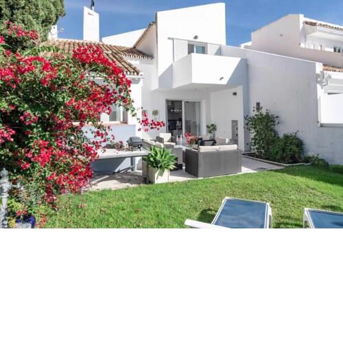 PB- Modern 3 bed townhouse in Aloha golf