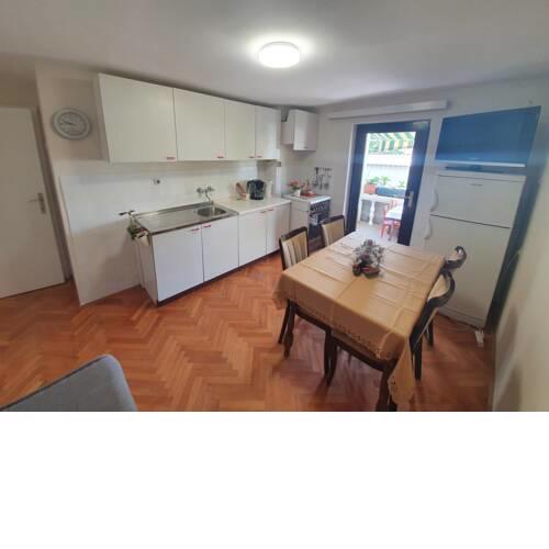Peaceful apartment 30 meters from sea