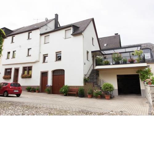 Peaceful Apartment in Ernst with Garden
