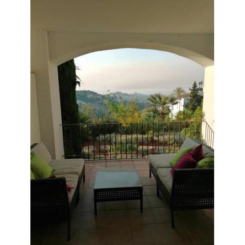 Peaceful apartment in the hills of Puerto Banus