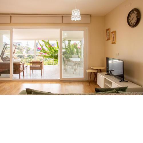 Peaceful House with Refreshing Terrace in Cesme