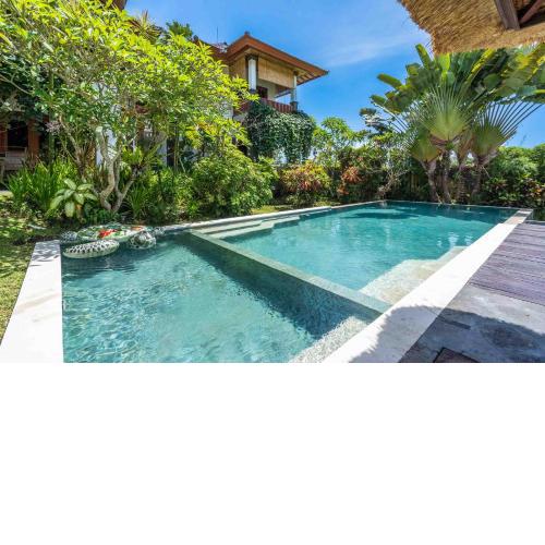 Peaceful & Quiet 6BR Villa with huge pool and Tropical garden