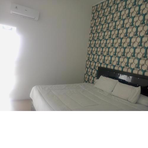 Penginapan Lamban Queens Kamar Double Bed Lantai Atas