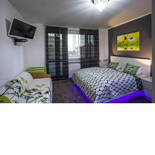 Penmoor Creek-Studio Petrzalka Air-Conditioned