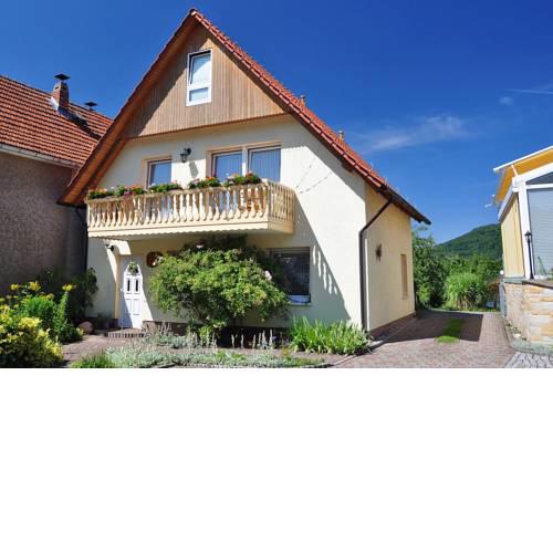 Pension "AM RENNSTEIG"