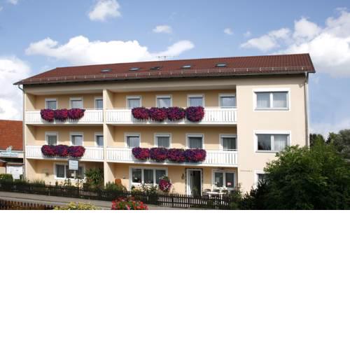 Pension Eichschmid / Röll´n Biergarten