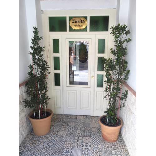 Pension Zurita