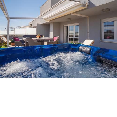 Penthaus with jacuzzi