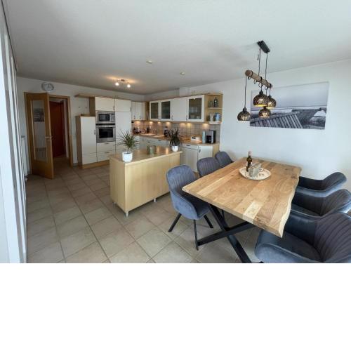 Penthouse Hafenblick mit mit atemberaubendem Blick über Laboe und die Kieler Förde