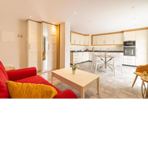 Penthouse Manureva by Pajarito Holidays