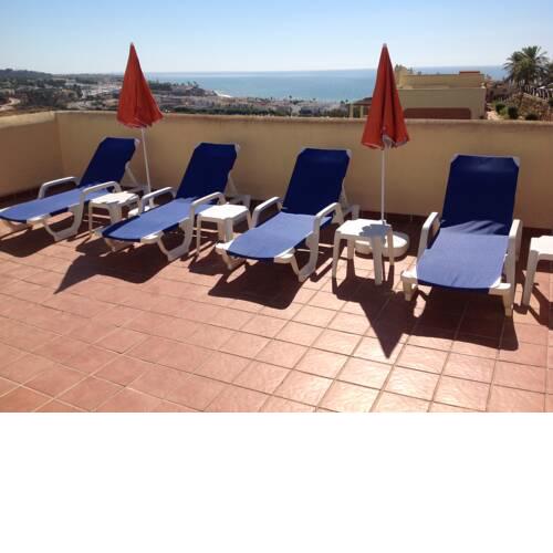 Penthouse, sea views, roof terrace, communal pool