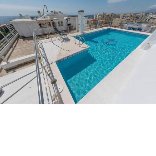 Penthouse with own pool and chill-out zone, close to the sea