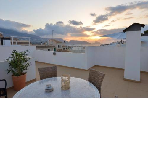 Penthouse with Sea and Mountain view