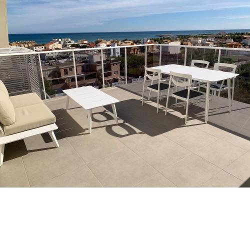 Penthouse with sea views