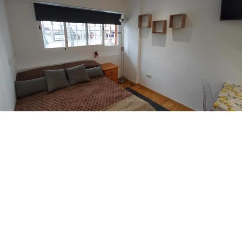 Pequeño y céntrico estudio, playa levante