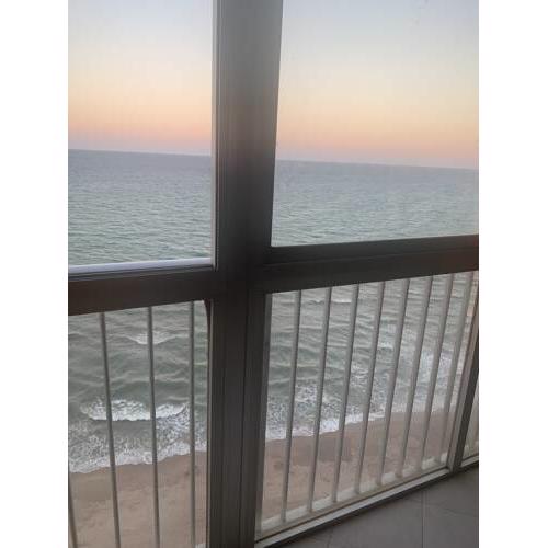 Perello Beach sky views
