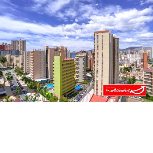 Perfect Family Getaway with Free Parking and Spacious Balcony l Pool l Sleeps 4 l FREE Netflix and WIFI l FREE Welcome Pack l Auge