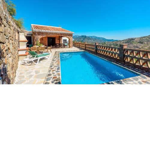 Perfectly located Villa with fantastic nature views ideal for rest
