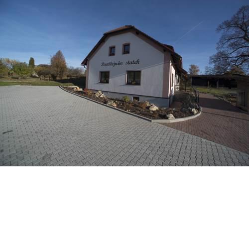 Pernštejnův statek