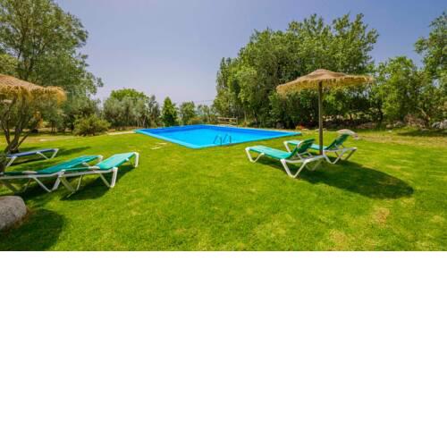 Pet friendly holiday villa with an impressive private garden