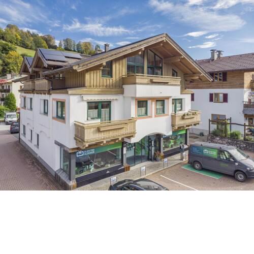 Petra's Penthouse