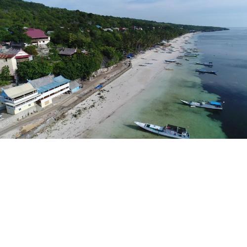 Phinisi Hostel Bira