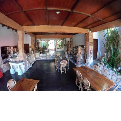 PIAS POPPIES HOTEL