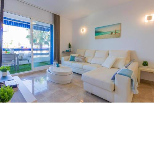 PINK CALM-Vistas al mar y Piscina.Free Parking