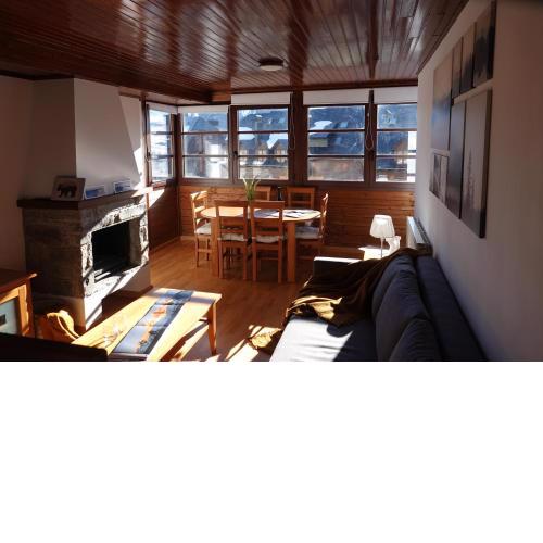 ❅ Pirineos360 ❅ Stone · Garaje cubierto y Trastero