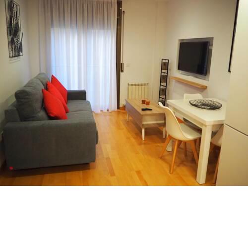 Pis modern a Girona centre amb pati, 2hab, Wi-Fi, pàrquing