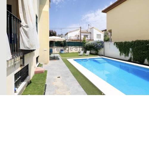 Piscina Privada, Limpieza con Ozono, Parking