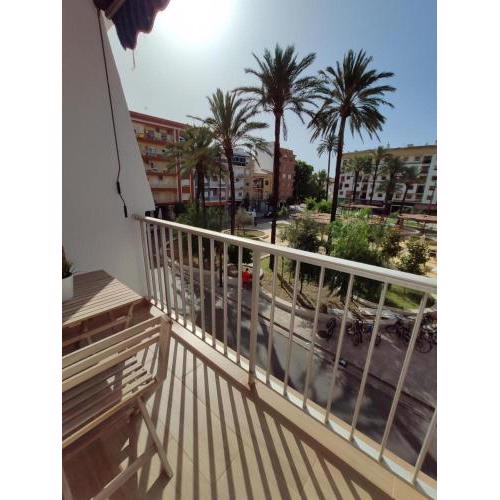 Piso 3 dormitorios renovado centro urbano Dénia