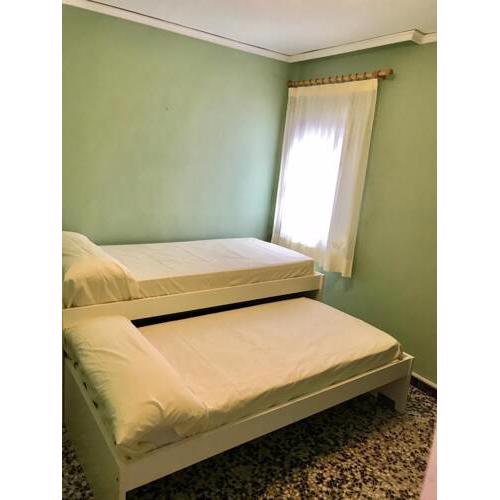 Piso a un paso del puerto de Denia, 4 sin ascensor, capacidad para 6 personas, 3 habitaciones