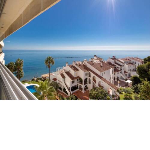 Piso bonito en la primera linea de la playa con vistas al mar en Benalmadena