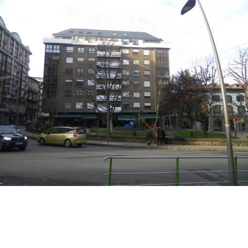 PISO CENTRICO PARA 8 PERSONAS EN CASTRO URDIALES