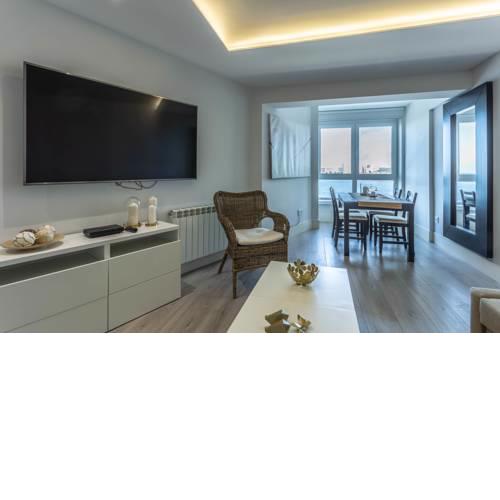 PISO DE 3 HABITACIONES EN PRIMERA LINEA DE LA PLAYA DE RiAZOR