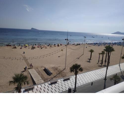 PISO DE 4 DORMITORIOS A PIE DE LA PLAYA LEVANTE