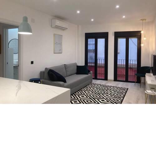 Piso de Malaga - Premium South-Facing 2-Bedroom Central Apartment