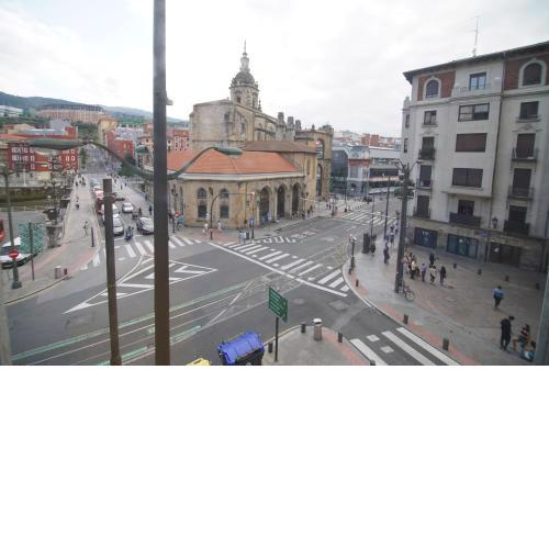 Piso Grande y Luminoso en el Casco Viejo de Bilbao